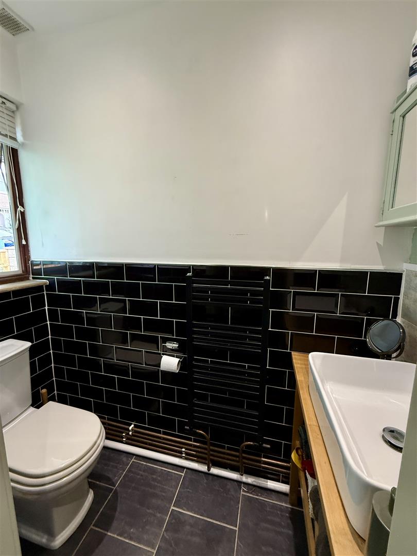 Shower Room: